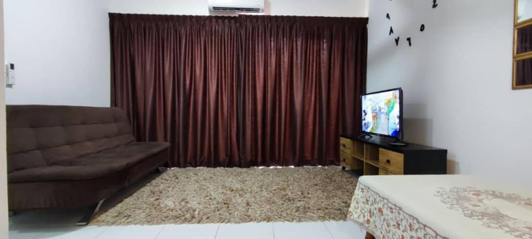 Rf Homestay Nilai Extérieur photo