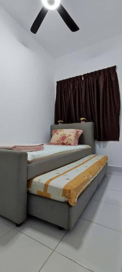 Rf Homestay Nilai Extérieur photo