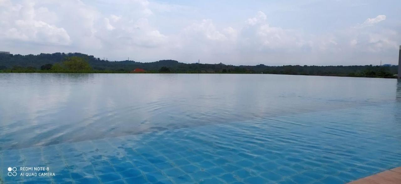 Rf Homestay Nilai Extérieur photo