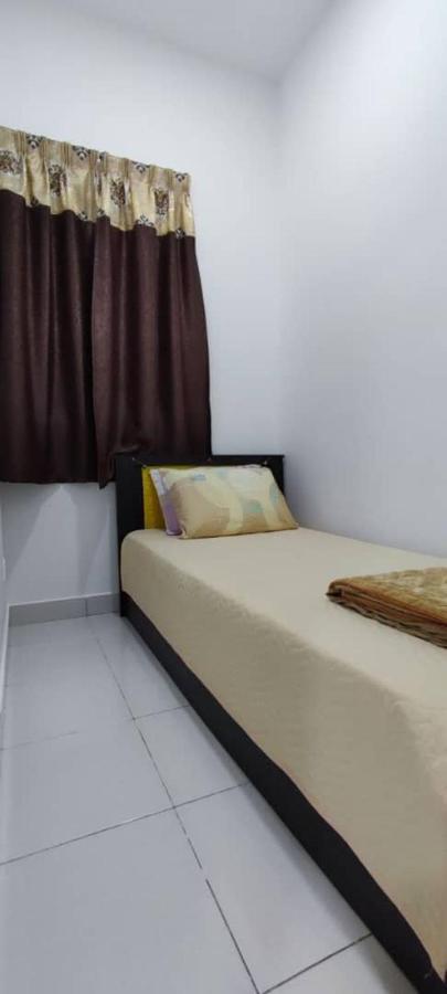 Rf Homestay Nilai Extérieur photo